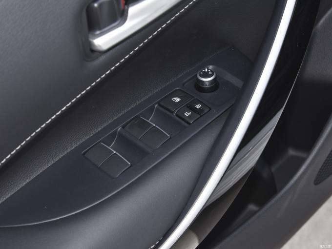 2024トヨタ・コロラ・クロス・フロントランダー 安い価格 トヨタ・SUV 5座 ストック 迅速な配達 7