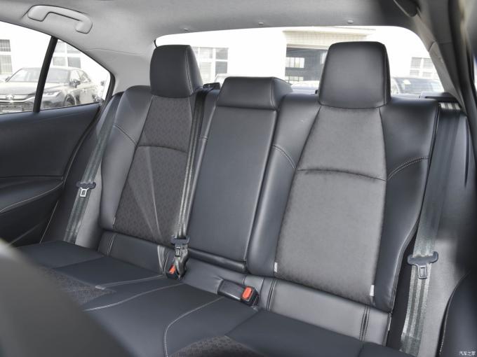 2024トヨタ・コロラ・クロス・フロントランダー 安い価格 トヨタ・SUV 5座 ストック 迅速な配達 8