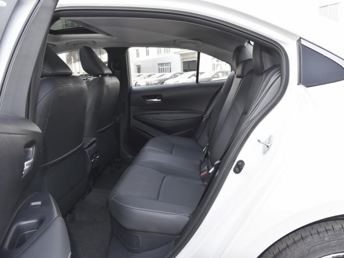 2024トヨタ・コロラ・クロス・フロントランダー 安い価格 トヨタ・SUV 5座 ストック 迅速な配達 9